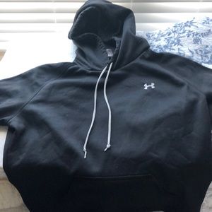 Woman’s Under Armour hooded sweatshirt black XL